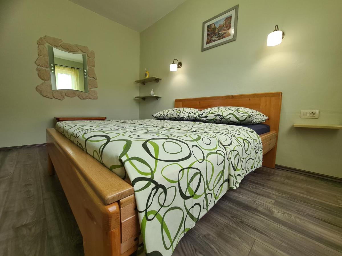 Apartments Bresan Трогір Екстер'єр фото