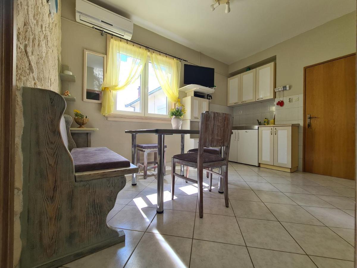 Apartments Bresan Трогір Екстер'єр фото