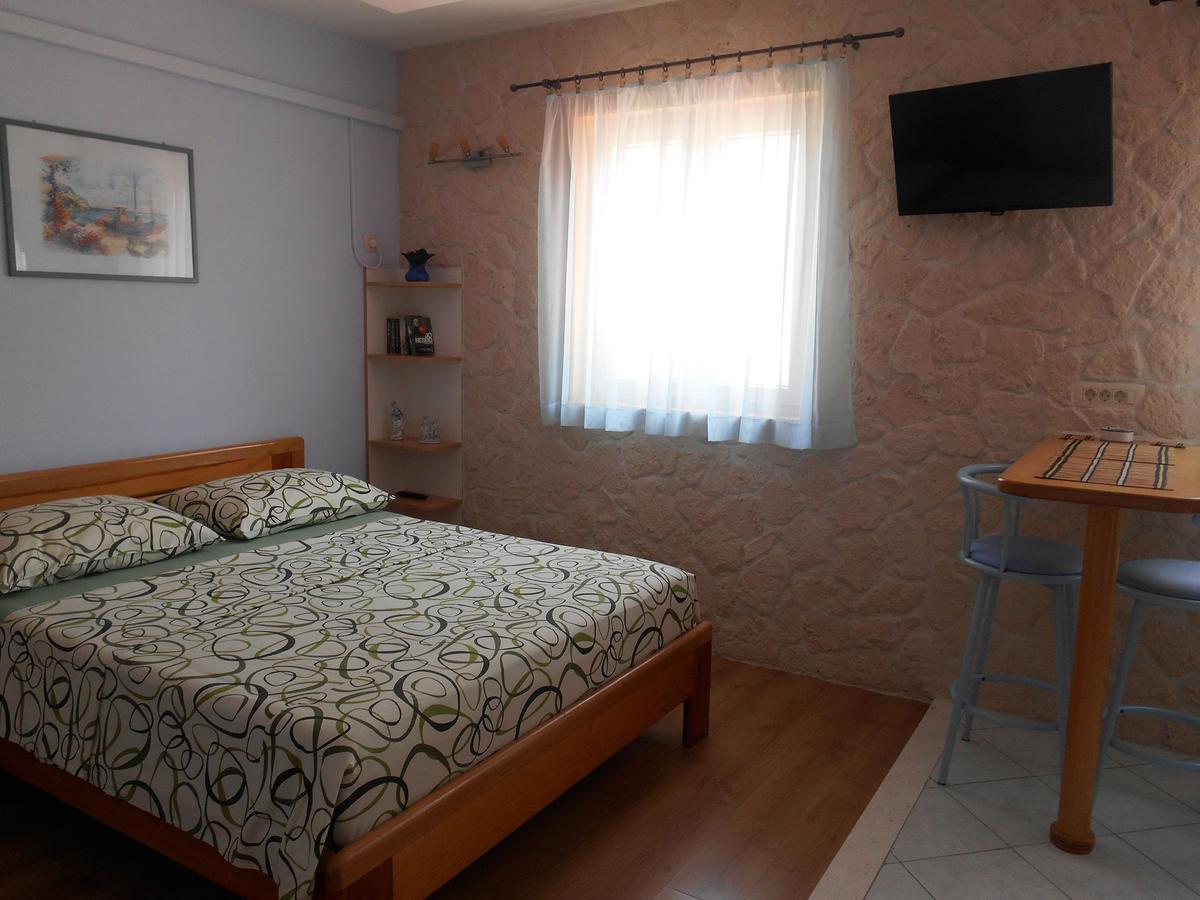 Apartments Bresan Трогір Екстер'єр фото